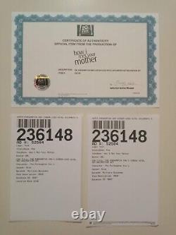 HOW I MET YOUR MOTHER THE FARHAMPTON INN SCREEN USED HOTEL DECORATION SET With COA