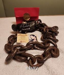 Rhona Mitra Autographed Underworld Rise Of The Lycans Screen Used Prop Shackle