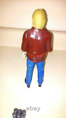 Screen used KEVIN BACON/VALENTINE MCKEE FIGURE. TREMORS 2018 TV PILOT. WOW